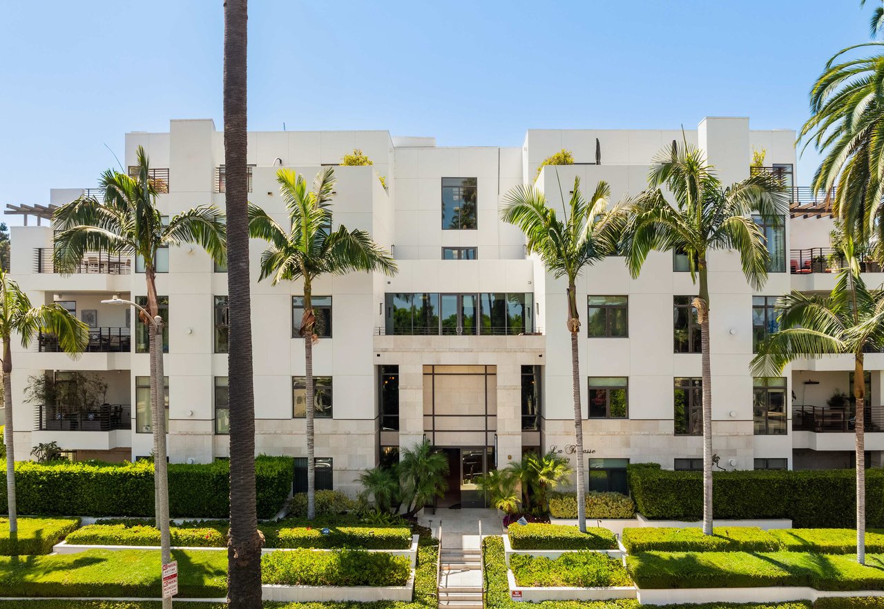 447 N Doheny #104