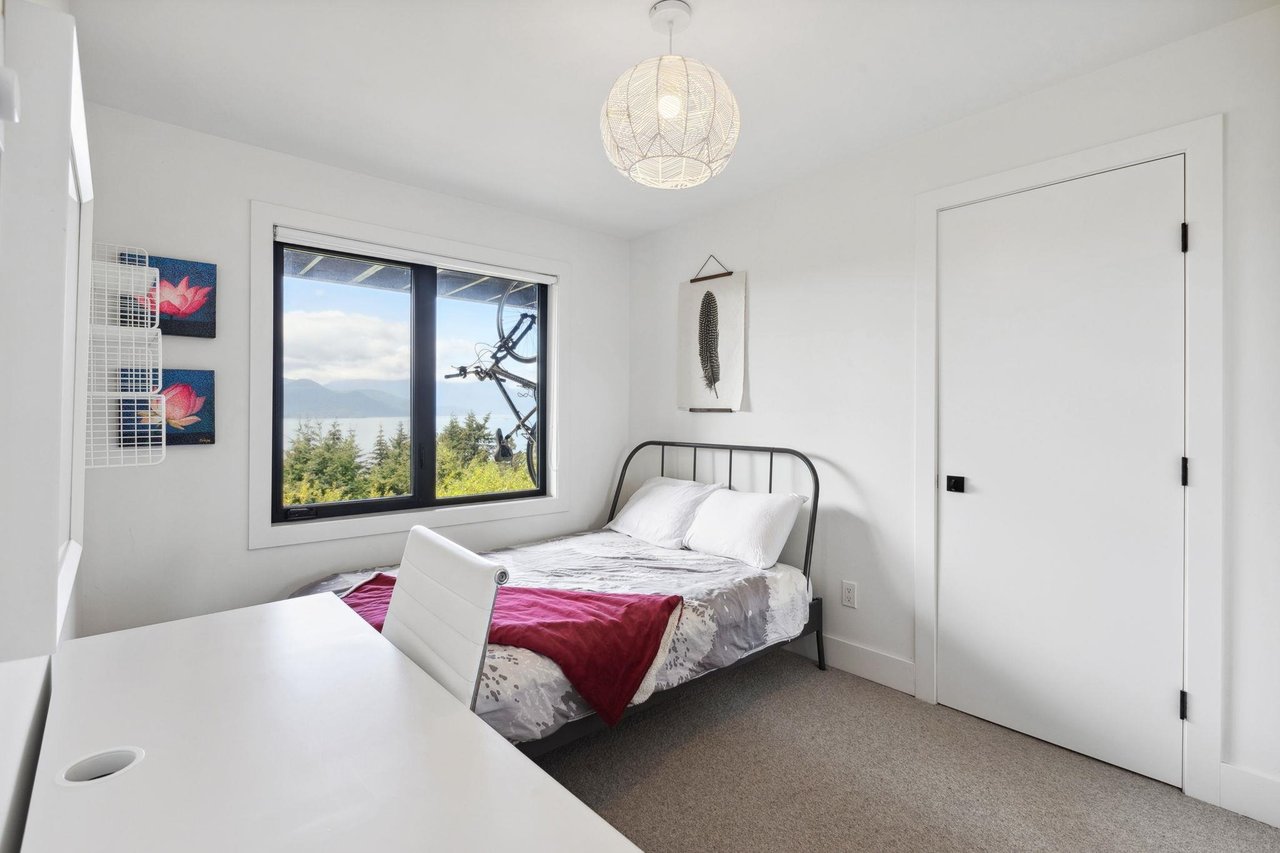 60 Panorama Rd