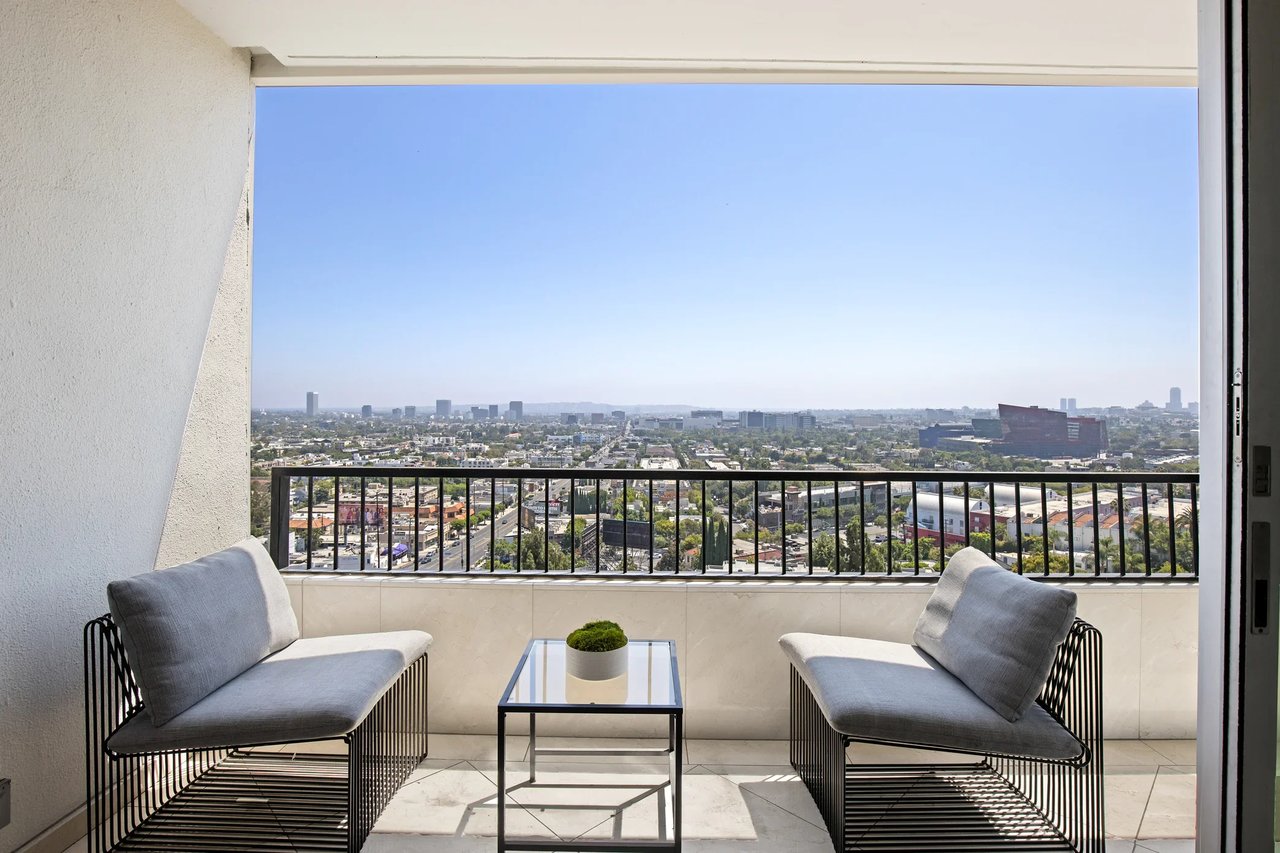 1100 Alta Loma Rd Apt 1405