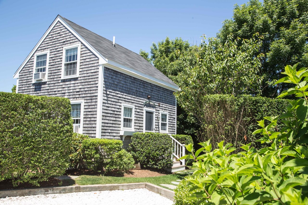 27.5 N Beach St