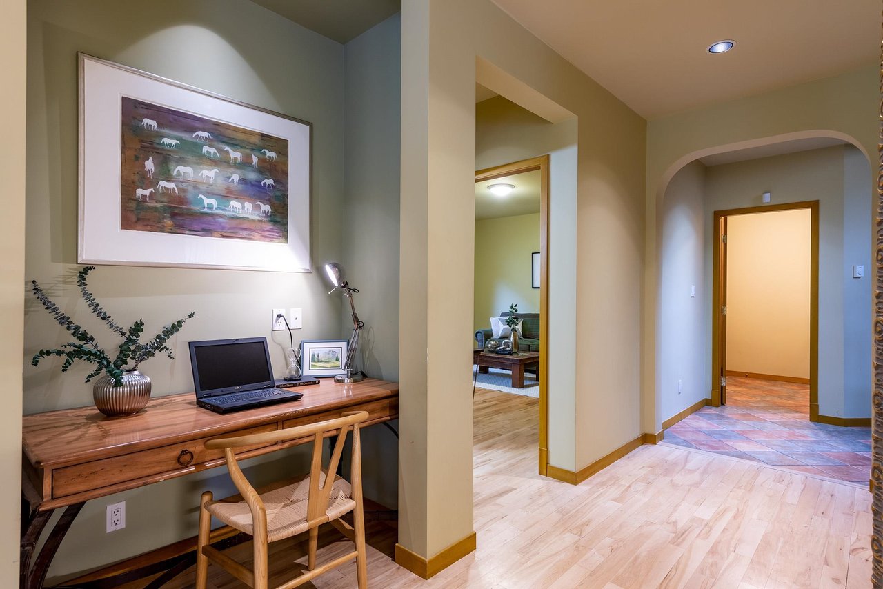 8107 Muirfield Cres