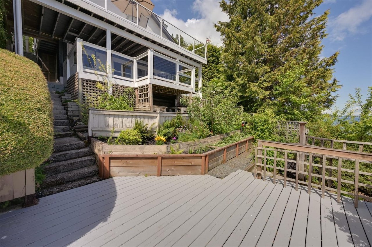 4955 Cordova Bay Rd