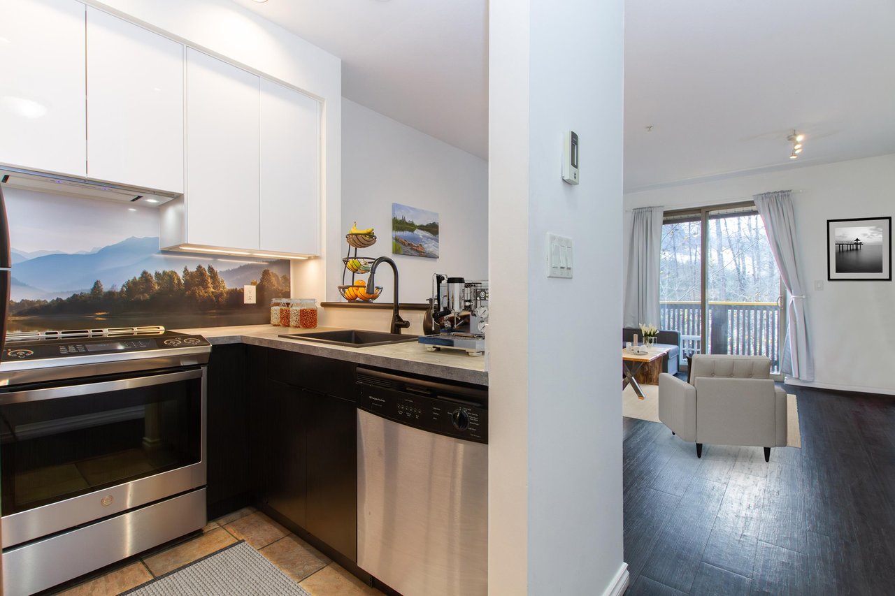 204-1436 Portage Rd