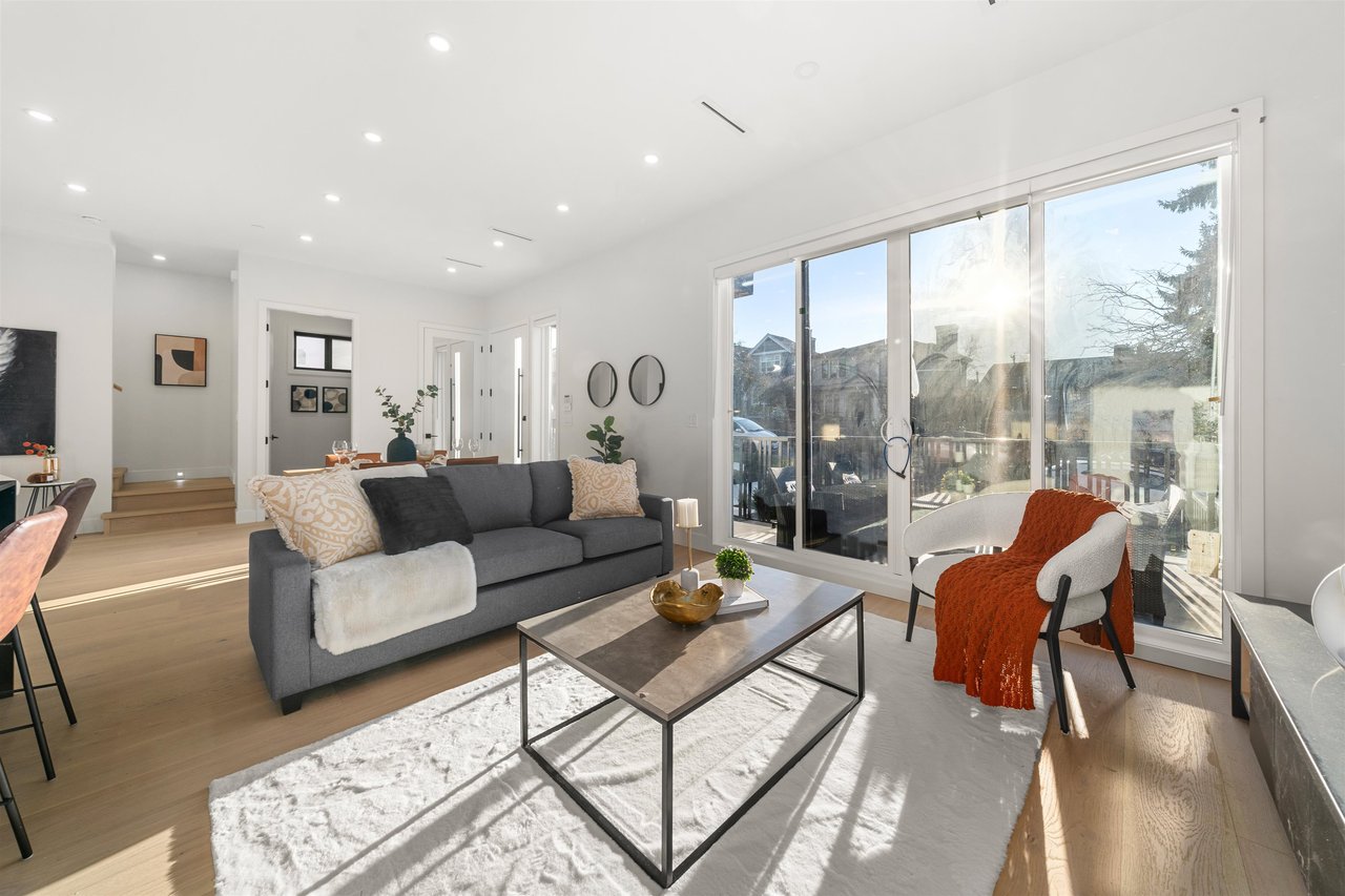 1-3559 Haida Dr
