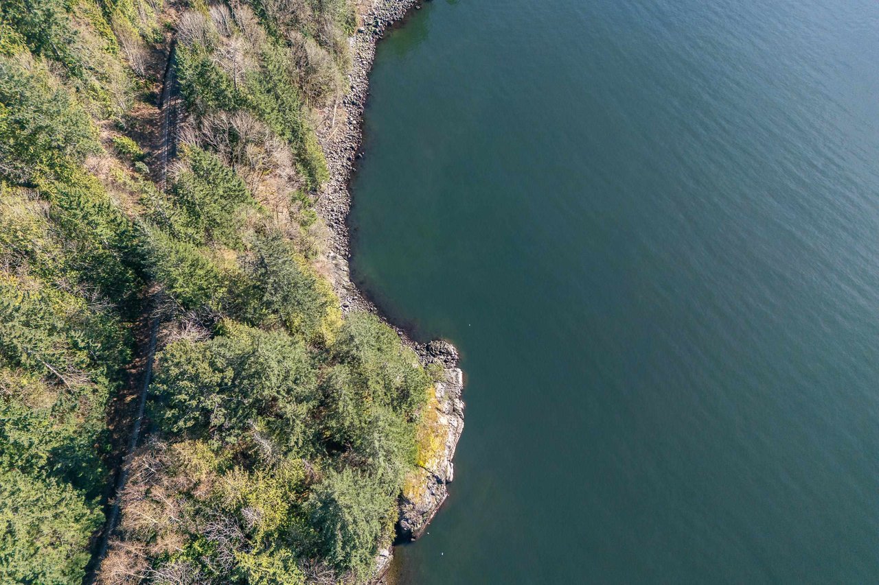 5383 Howe Sound