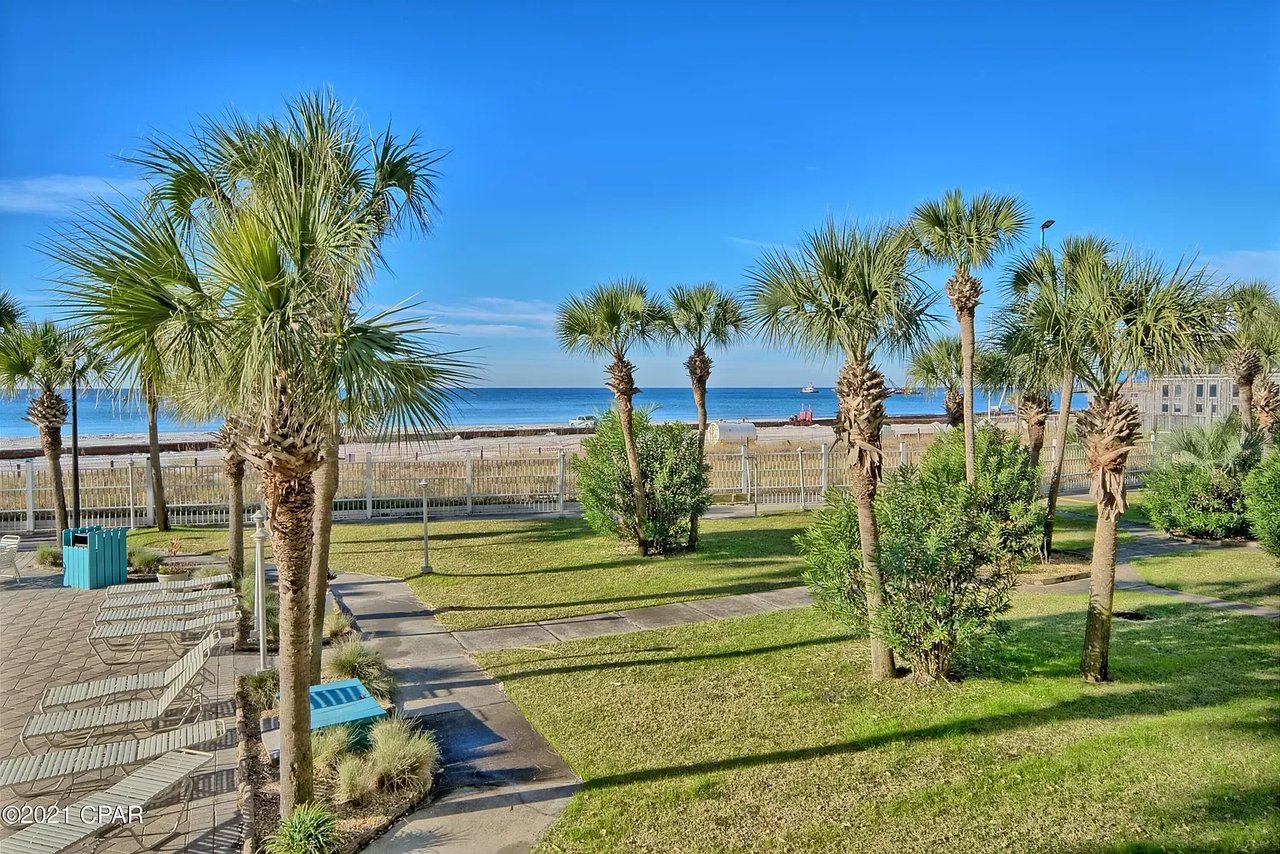 8743 Thomas Drive Unit 209