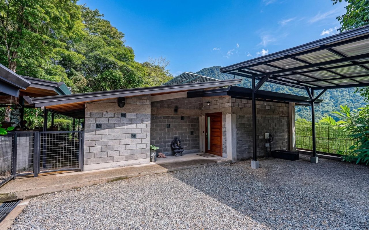 Off-Grid Regenerative Homestead, Perez Zeledon, San Jose