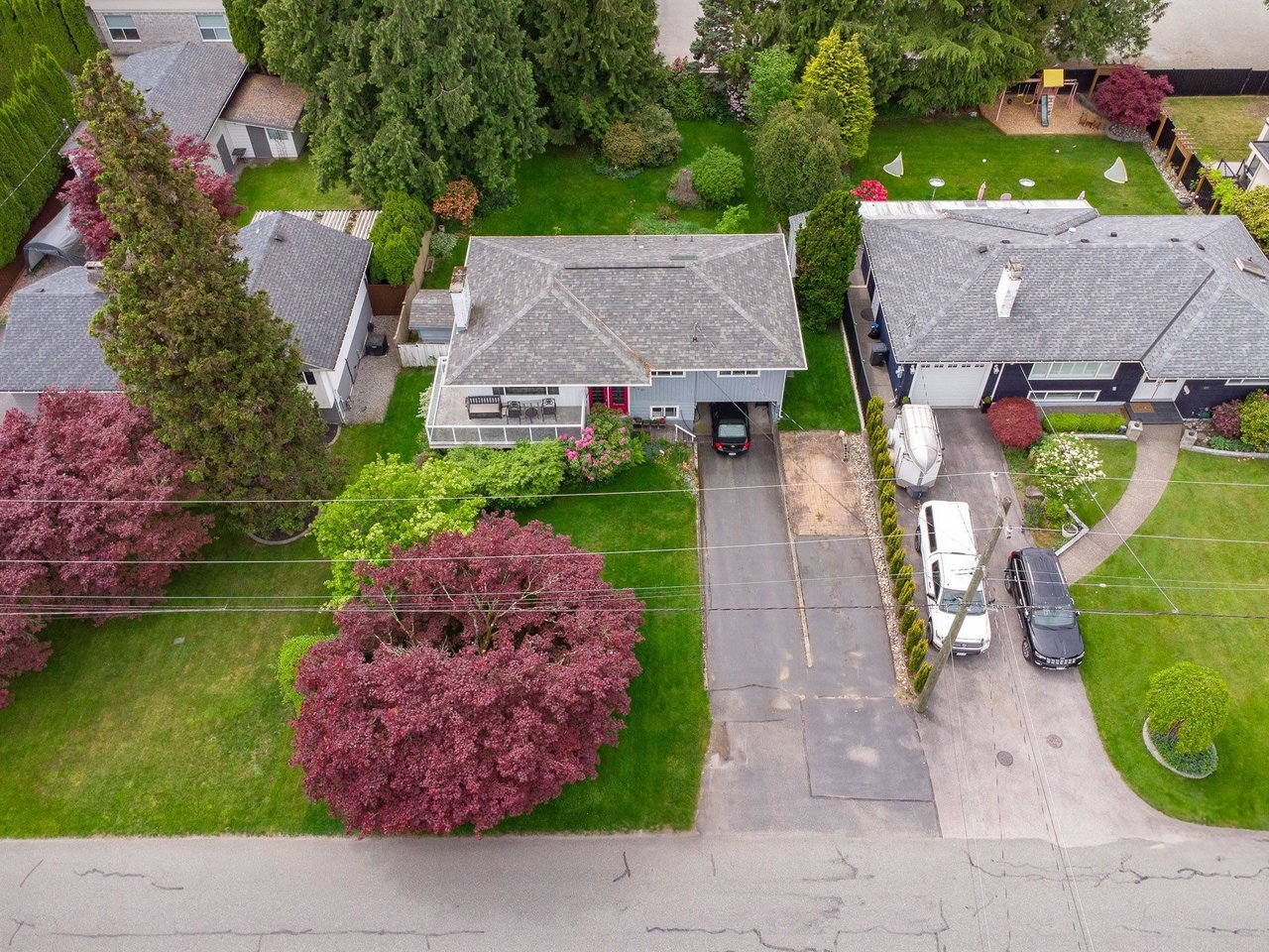 820 Crestwood Dr