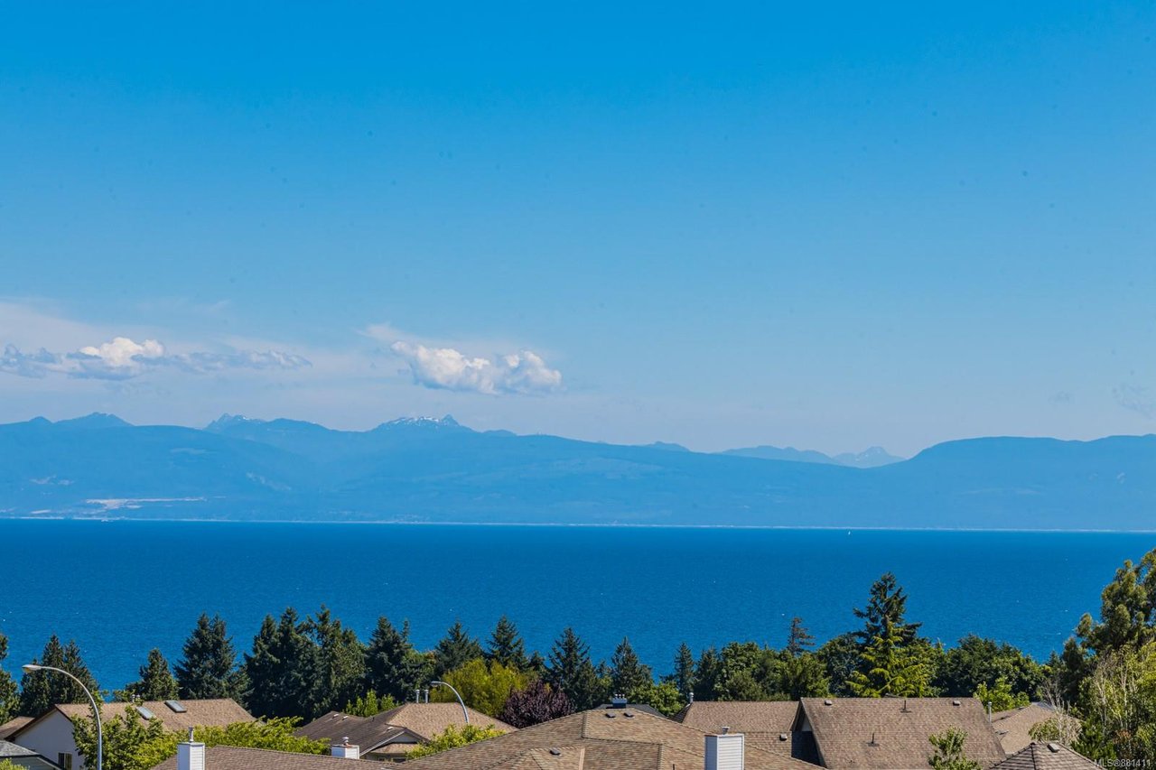 5270 Catalina Dr, Nanaimo