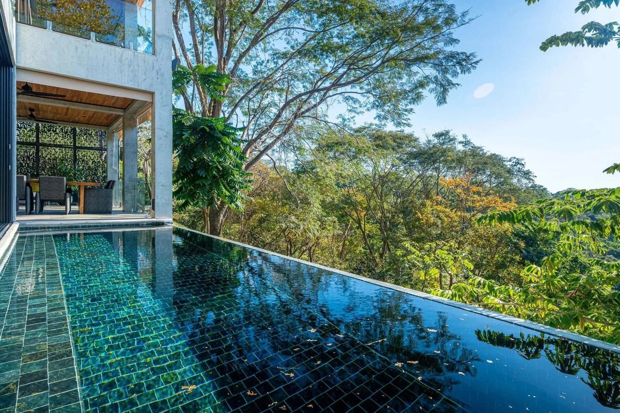 Rooftop Pool Modern Luxury Estate, Manuel Antonio, Puntarenas