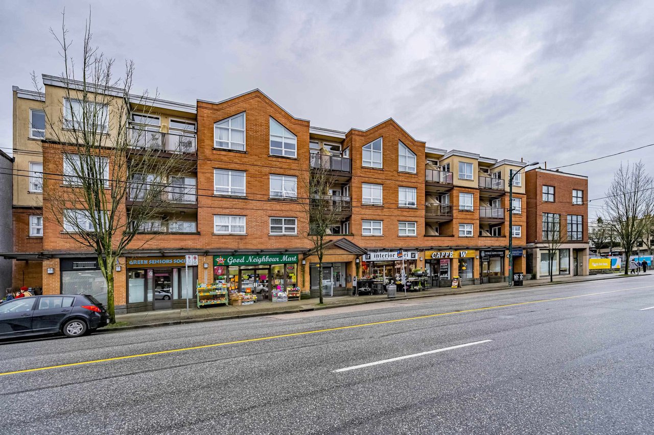 210-3638 W Broadway