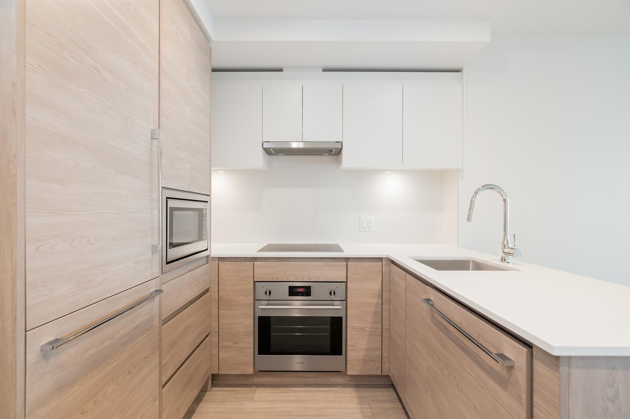 1402-13615 Fraser Hwy