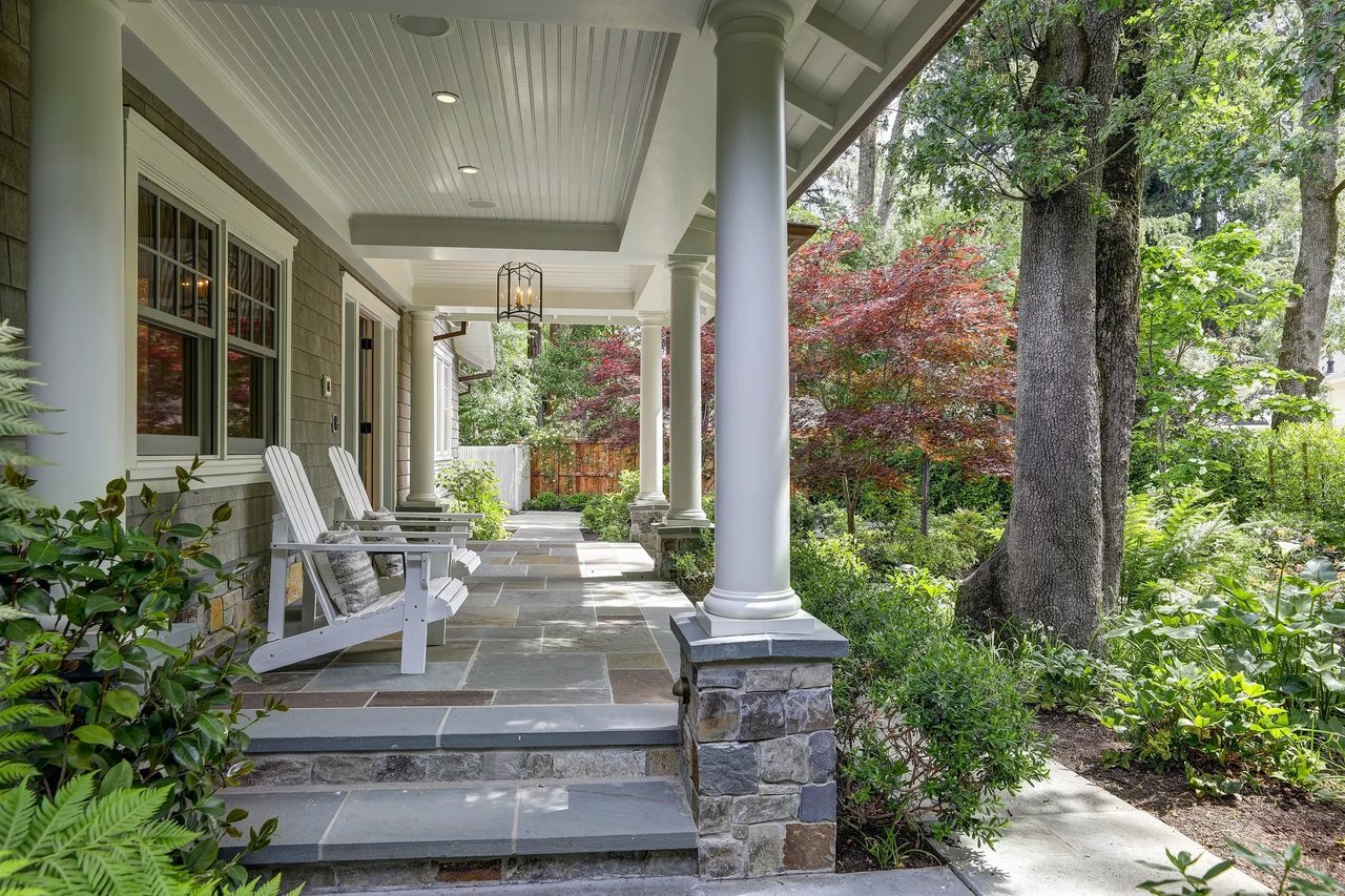 10 Ames Avenue