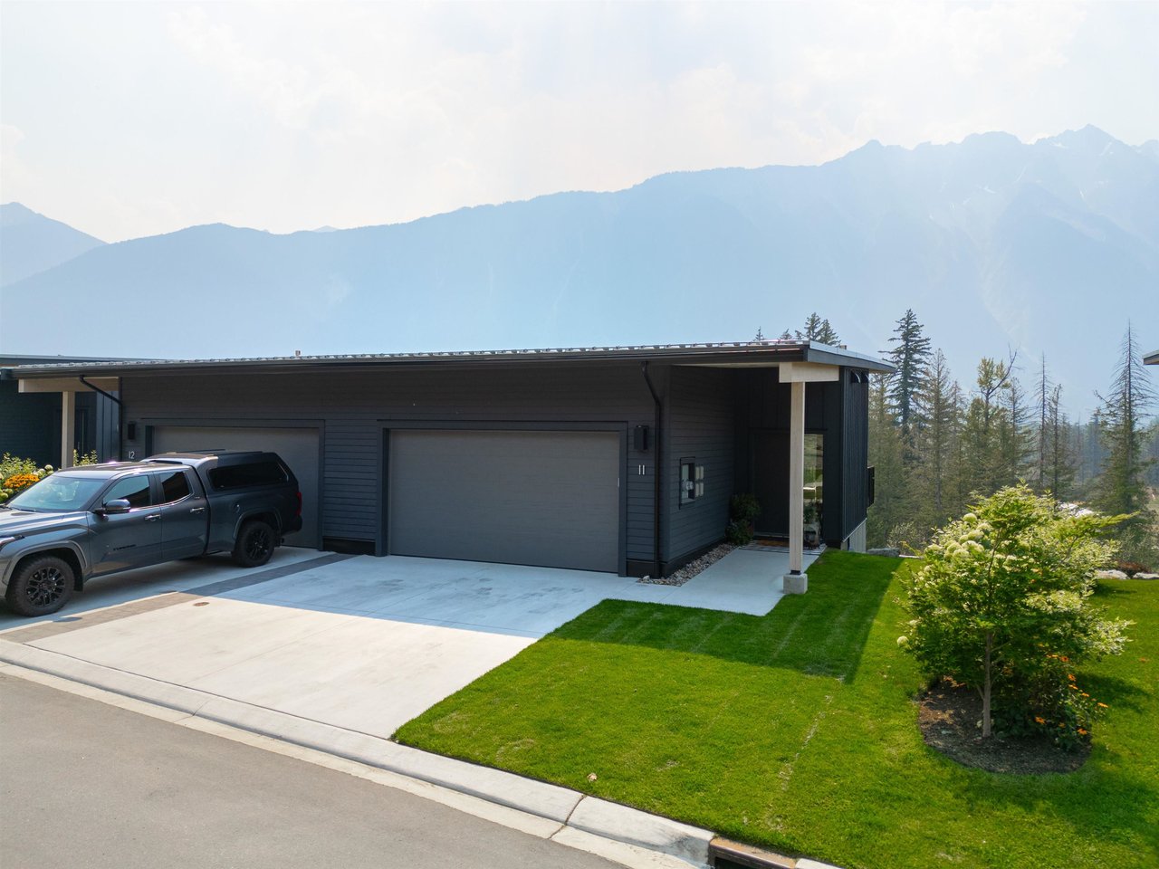 11-4000 Sunstone Wy