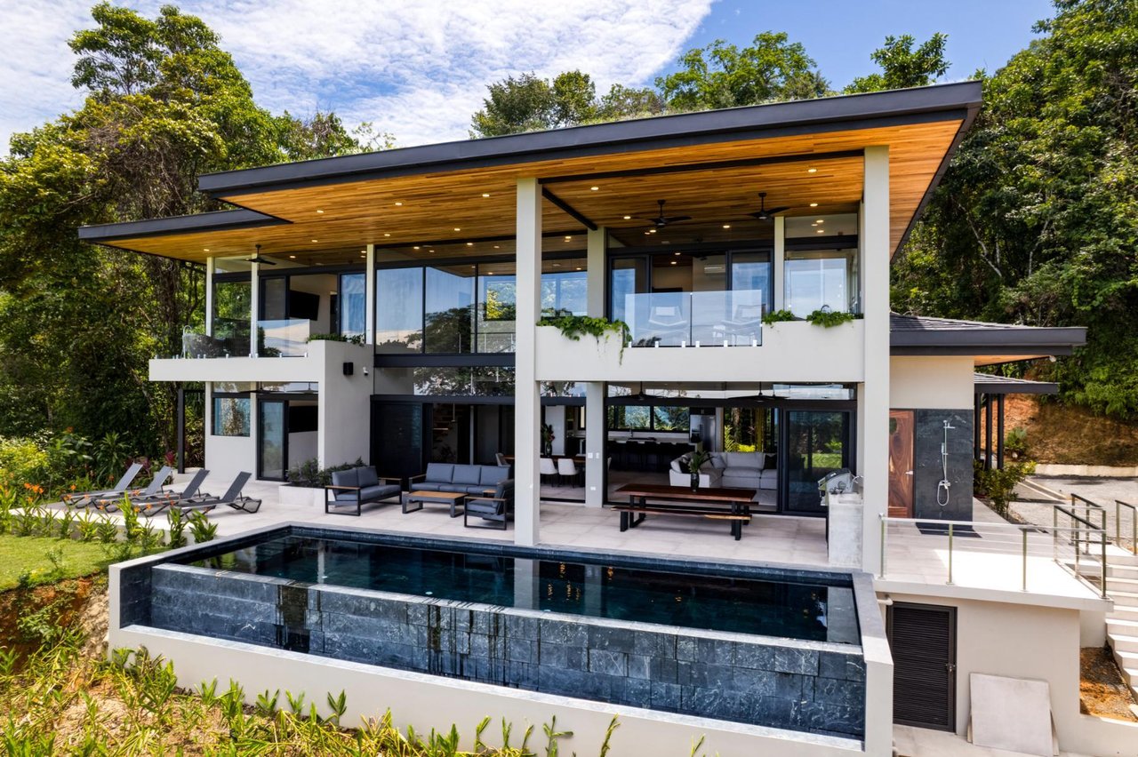 Secluded Tropical Modern Estate, Dominical, Puntarenas