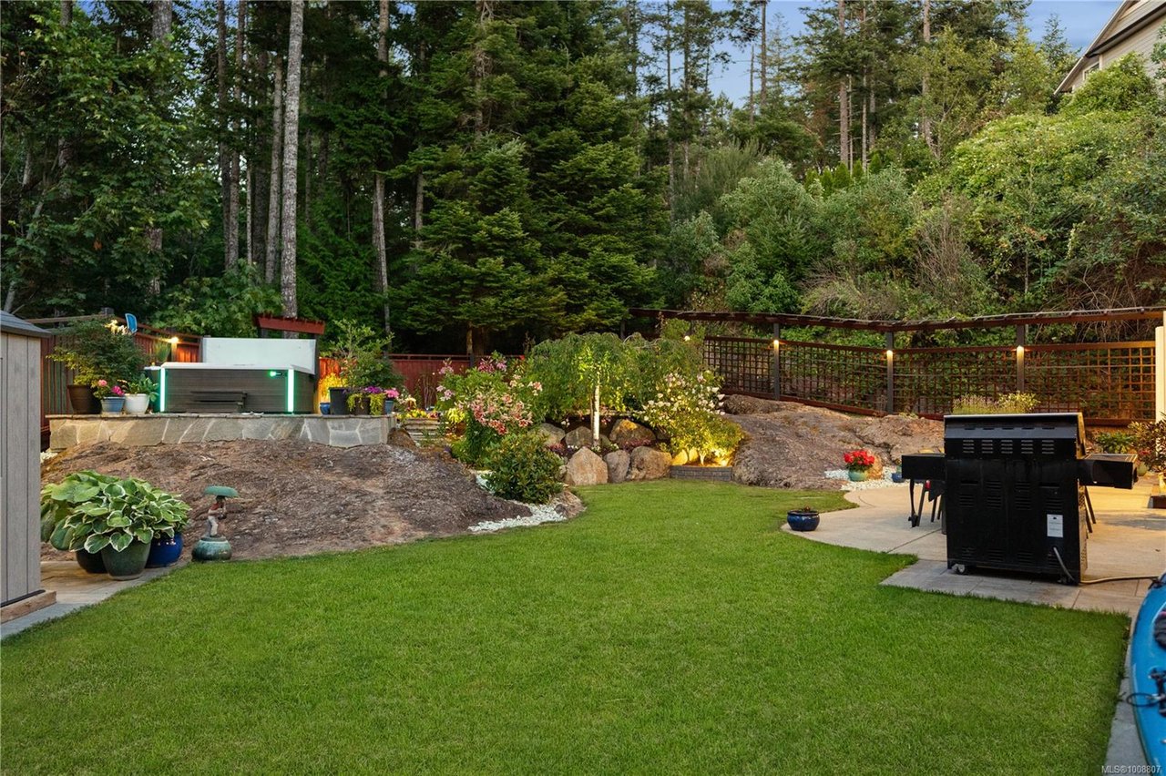 630 Granrose Terr, Colwood