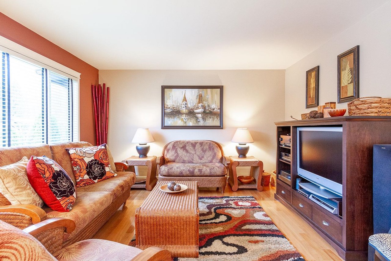 1485 Maple Cres