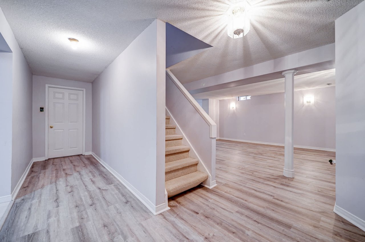 2184 Lumberman Lane