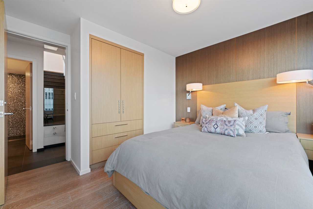 1006-1288 Marinaside Cres