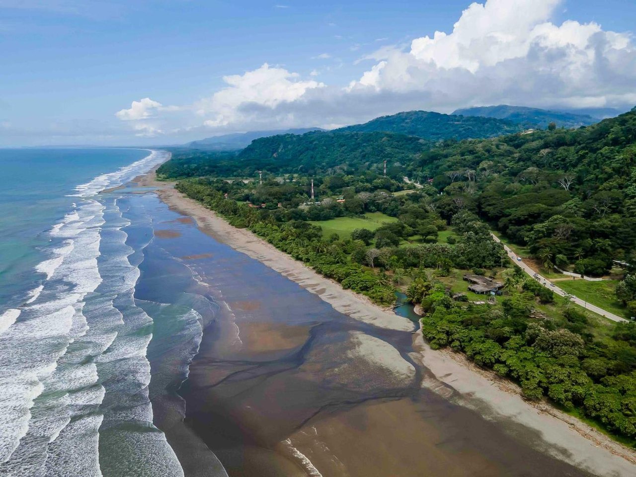 Dominical Beachfront Dream