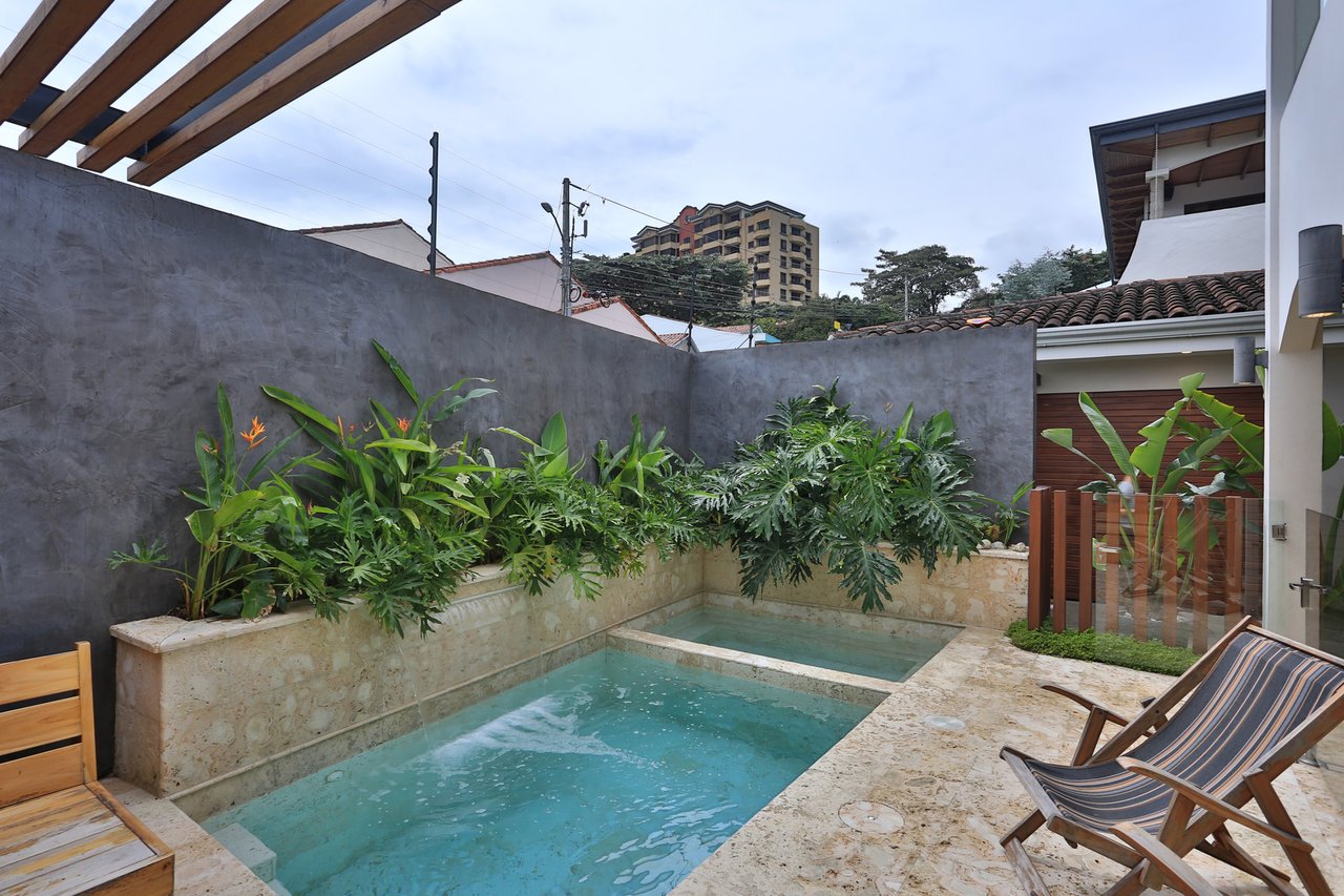 Remodeled Contemporary View Home, Escazu, San Jose