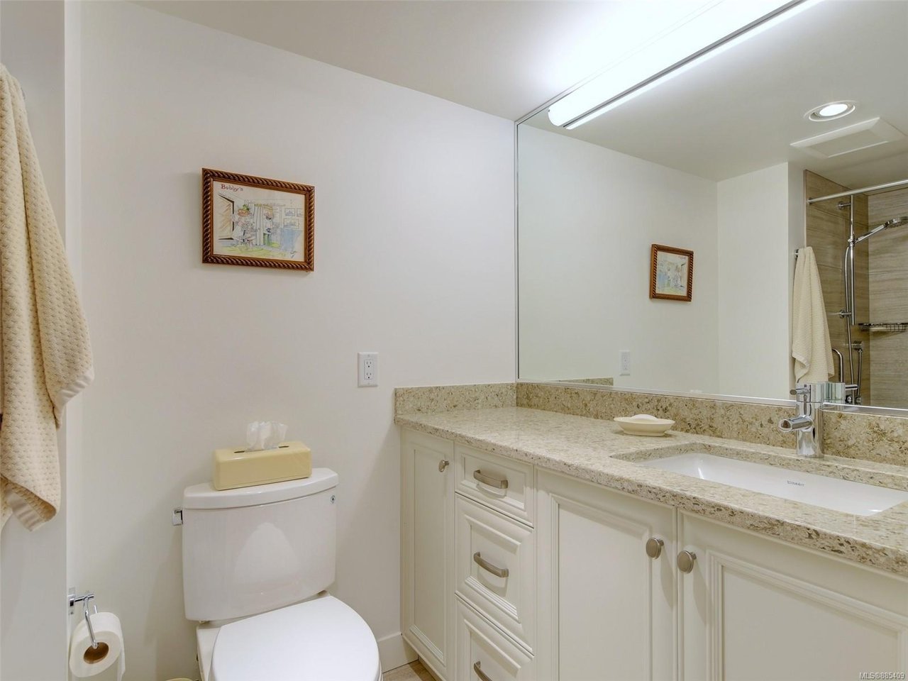 110-1370 Beach Dr
