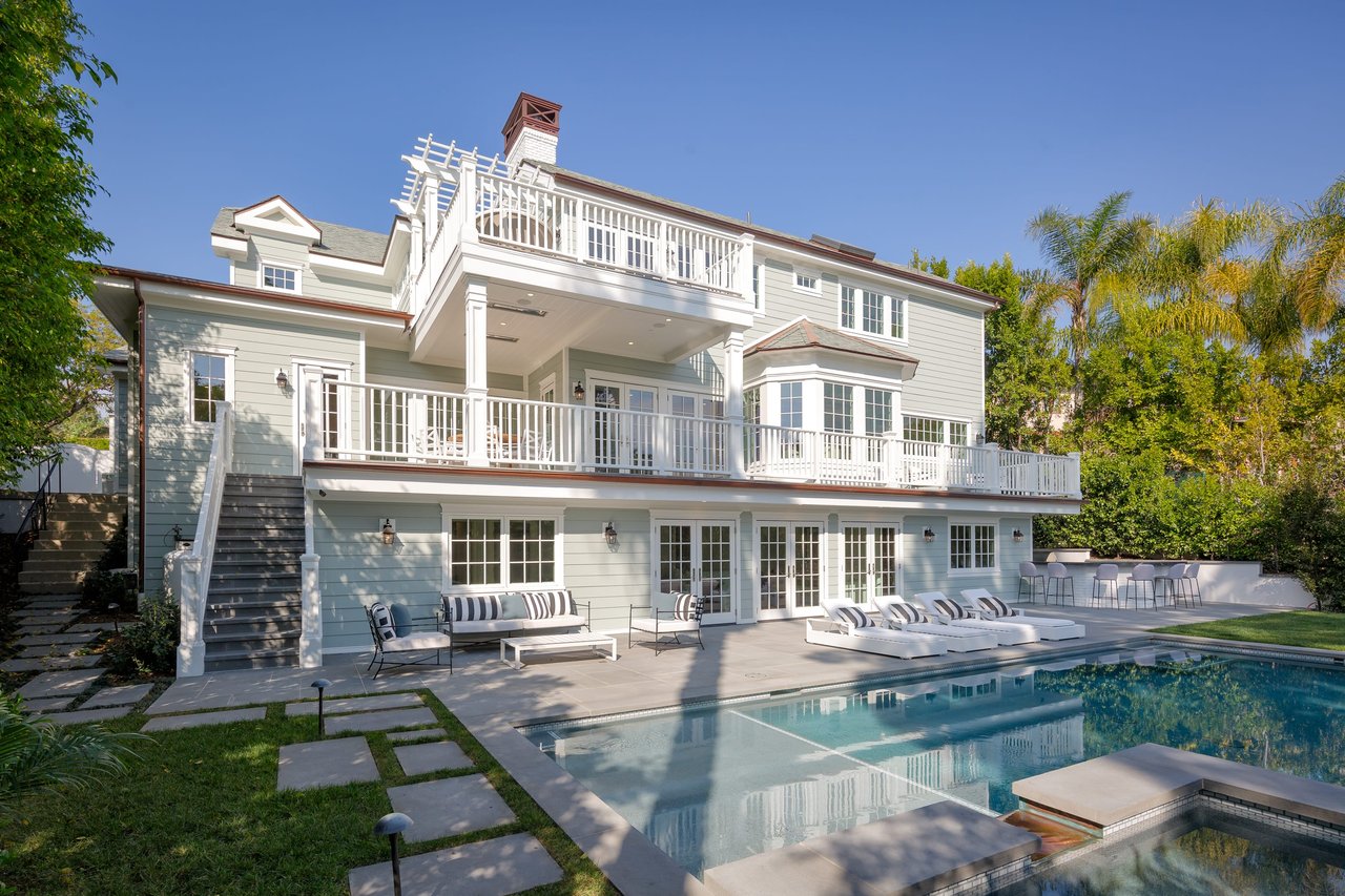 Exquisite Estate in Prime Riviera