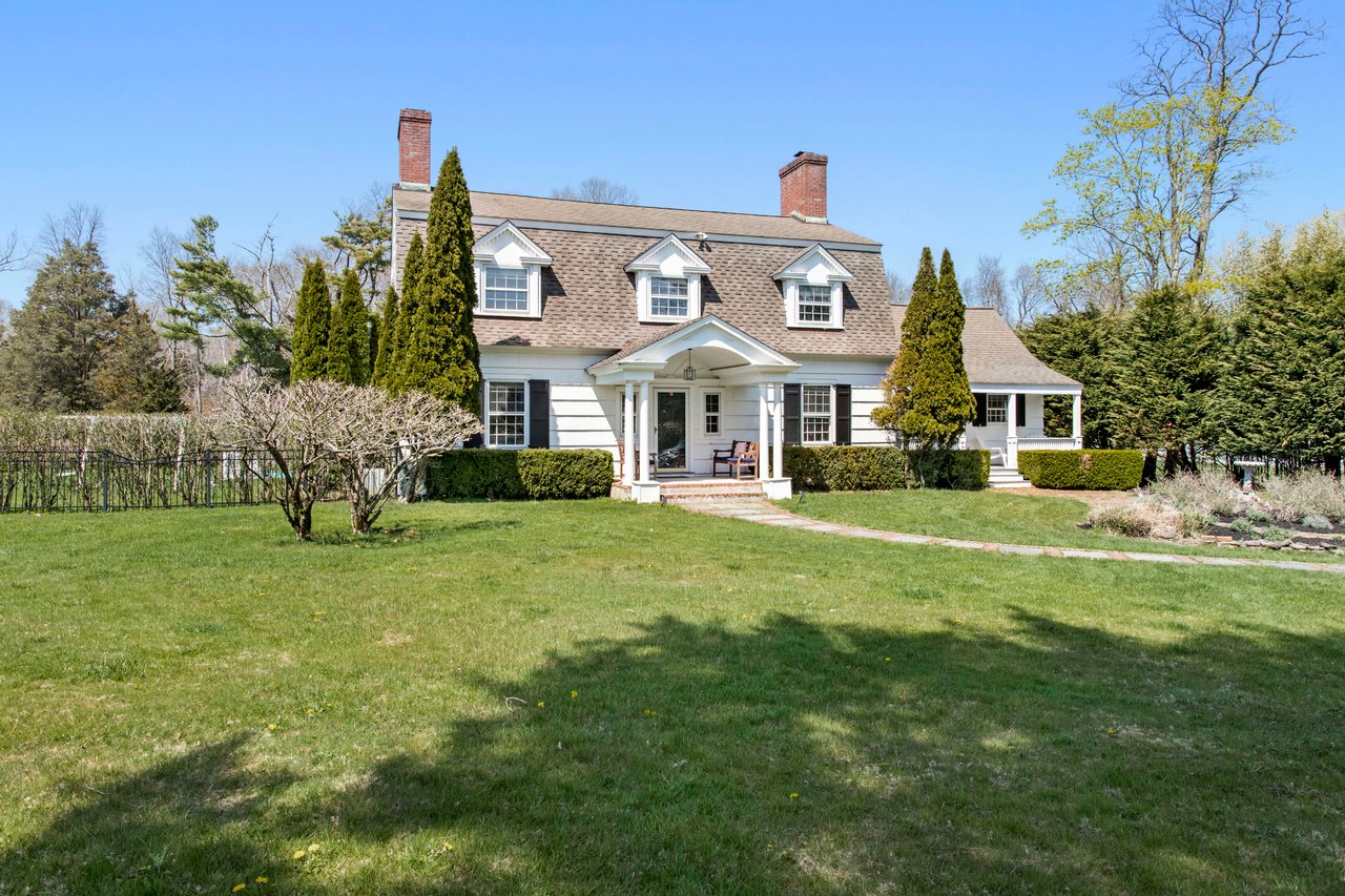 COLONIAL IN PRIME LOCATION