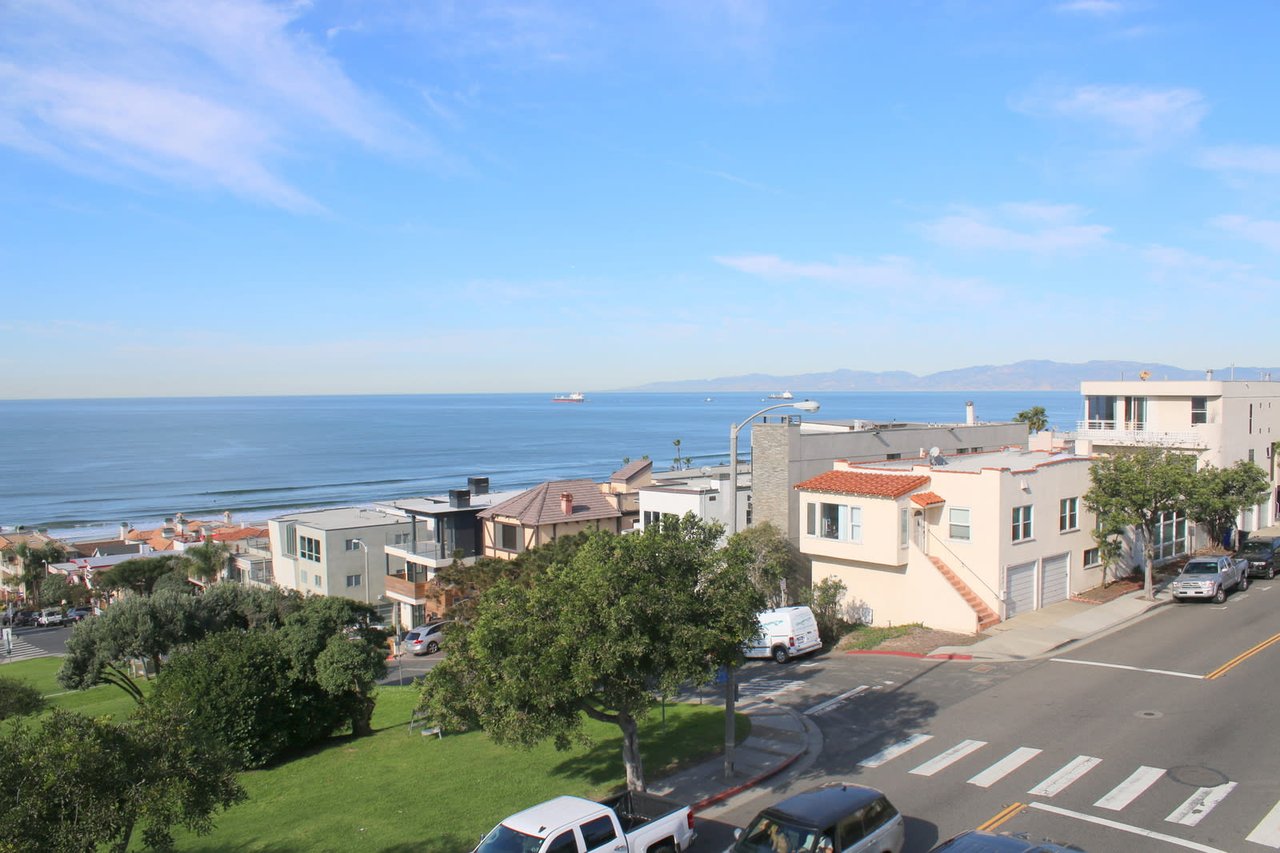2613 Crest Drive
