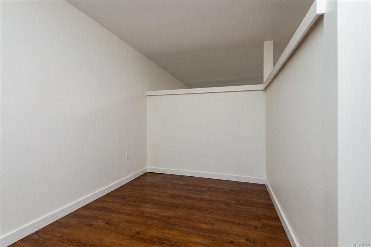306-777 Blanshard St