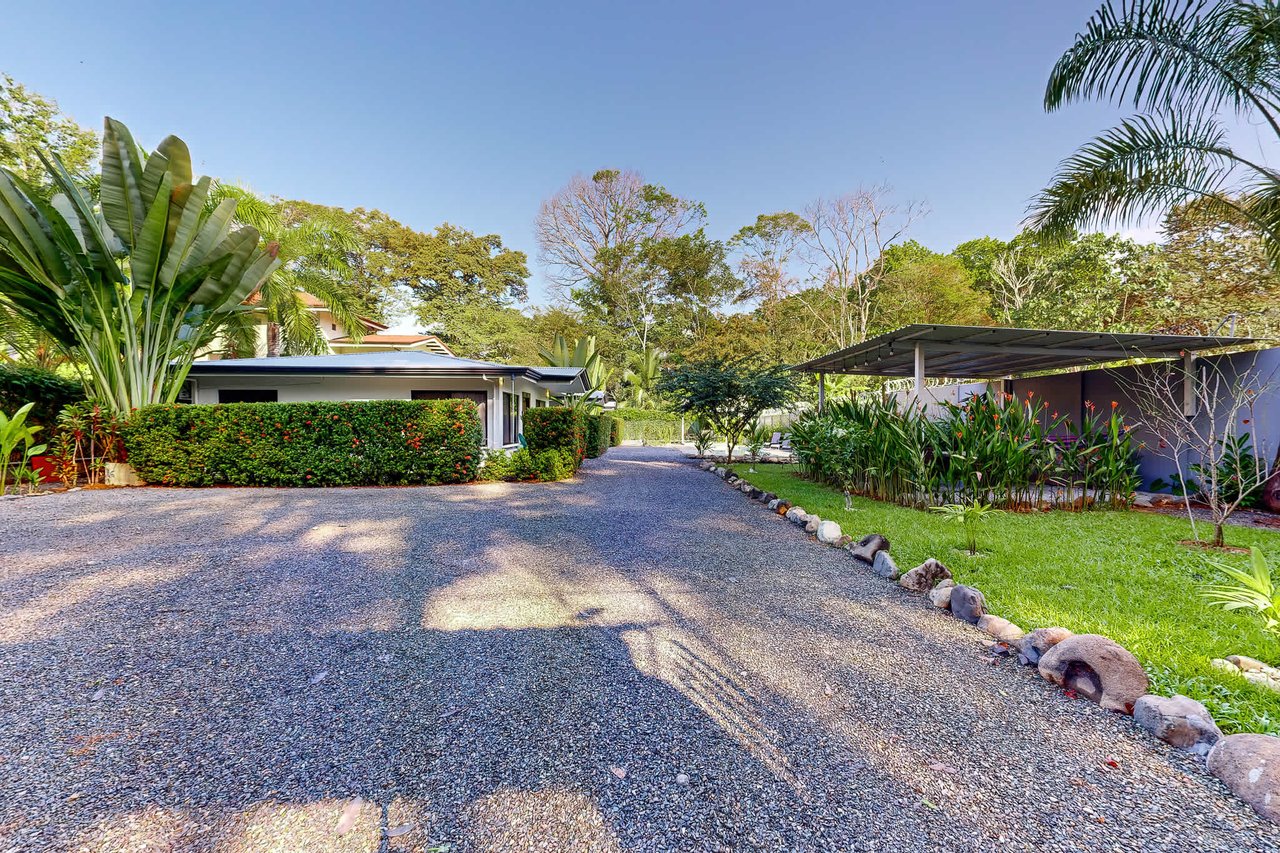 Scarlet Haven Villas, Sunset Bungalows