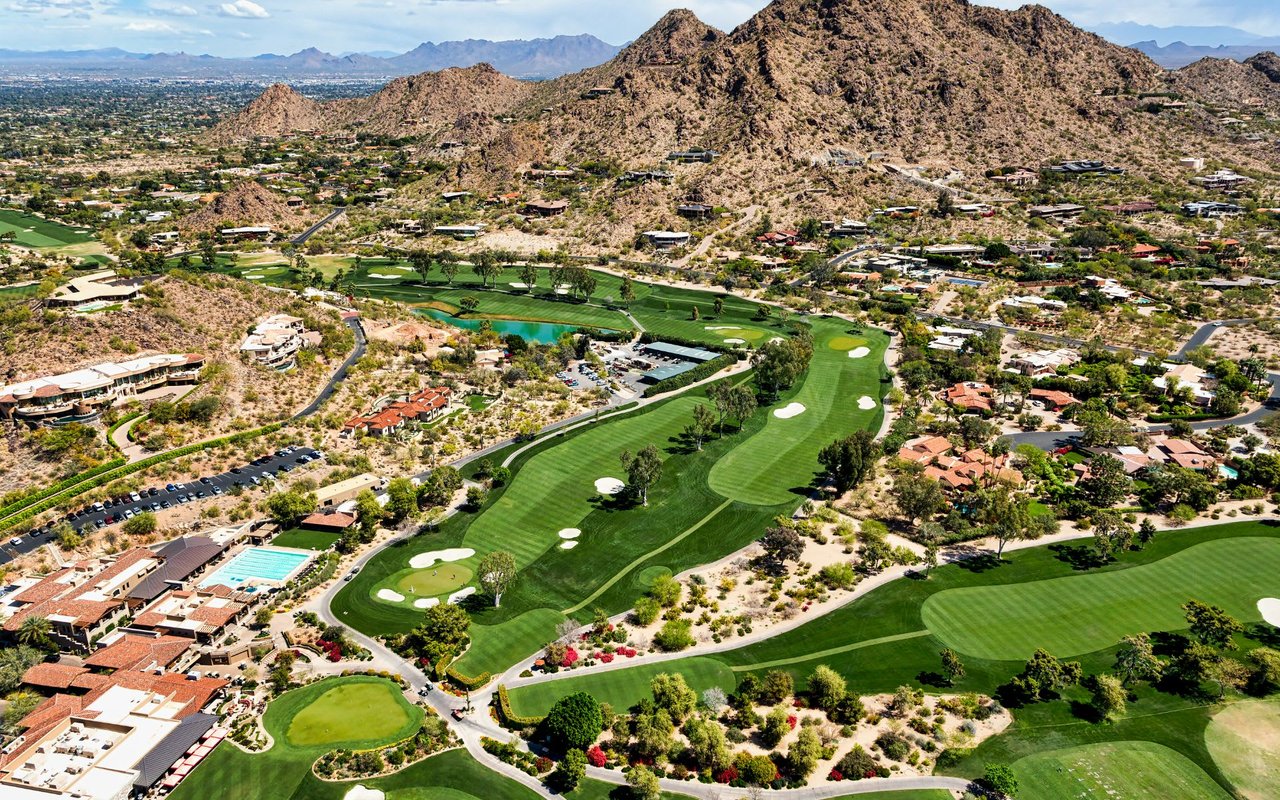 Paradise Valley Mirada