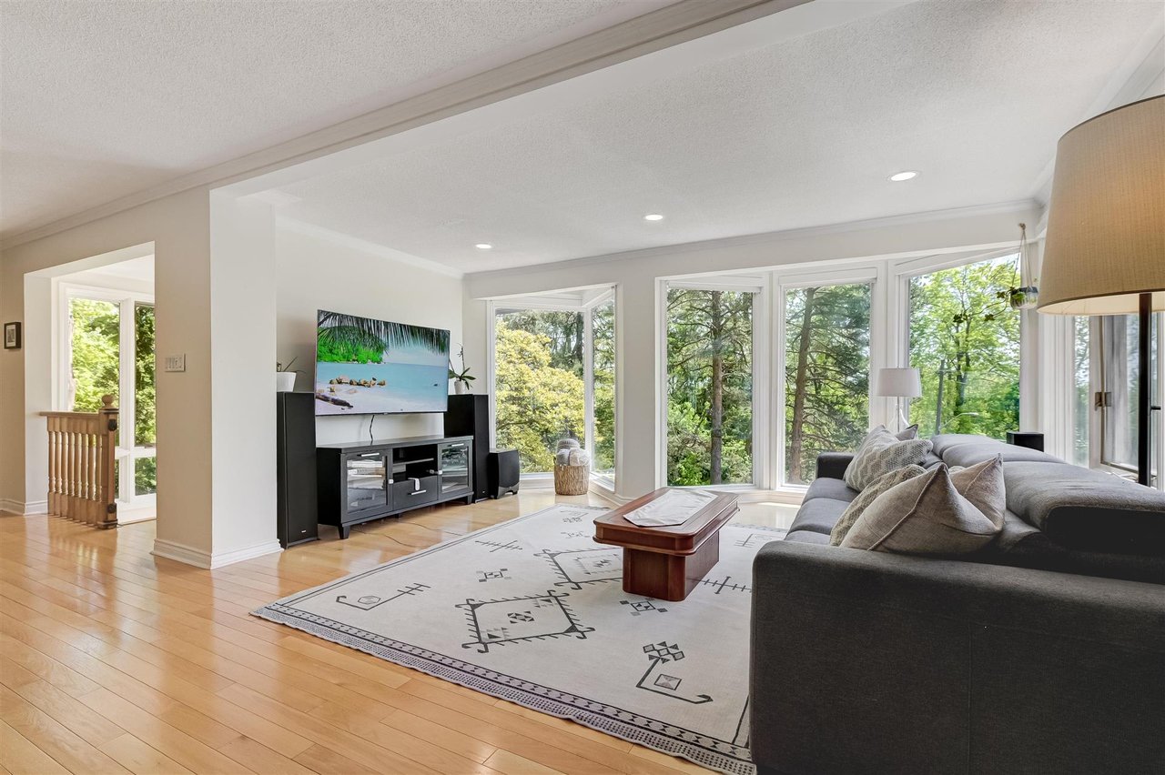 26 Bethune Blvd