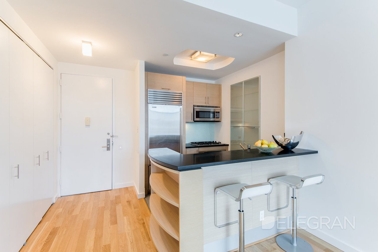 325 5TH AVE