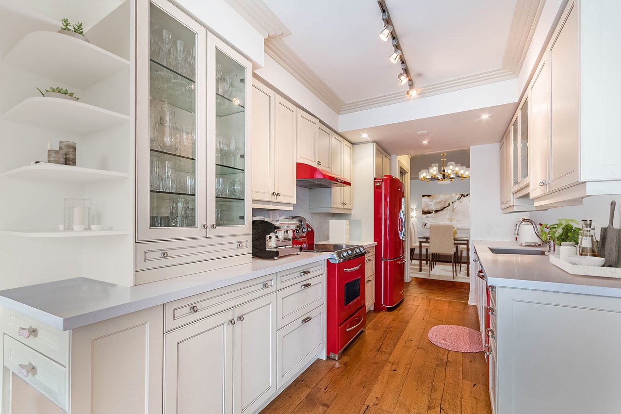 #3302 - 2181 Yonge St.