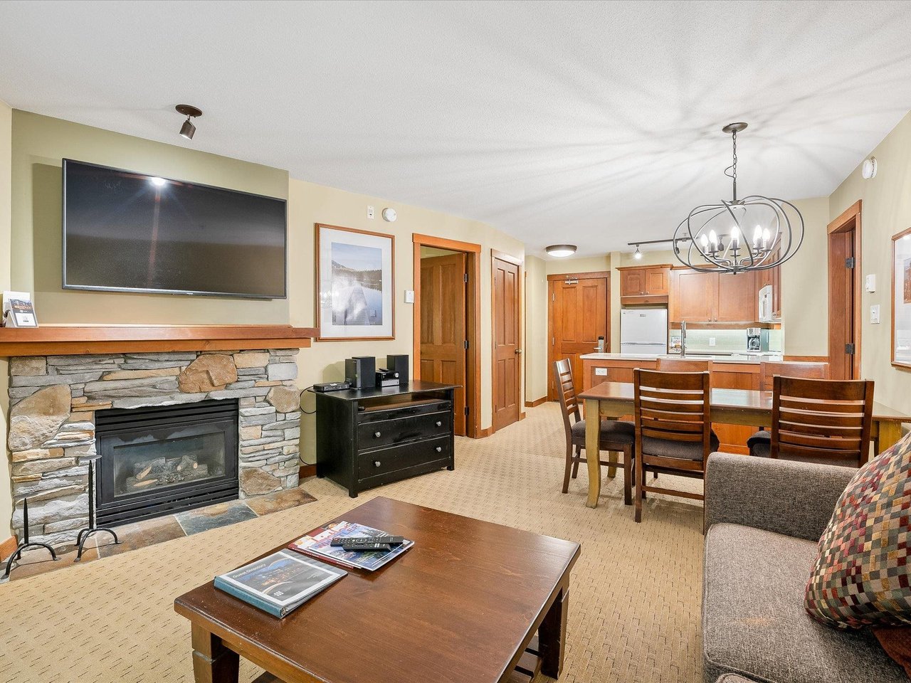 210 G3-4653 Blackcomb Wy