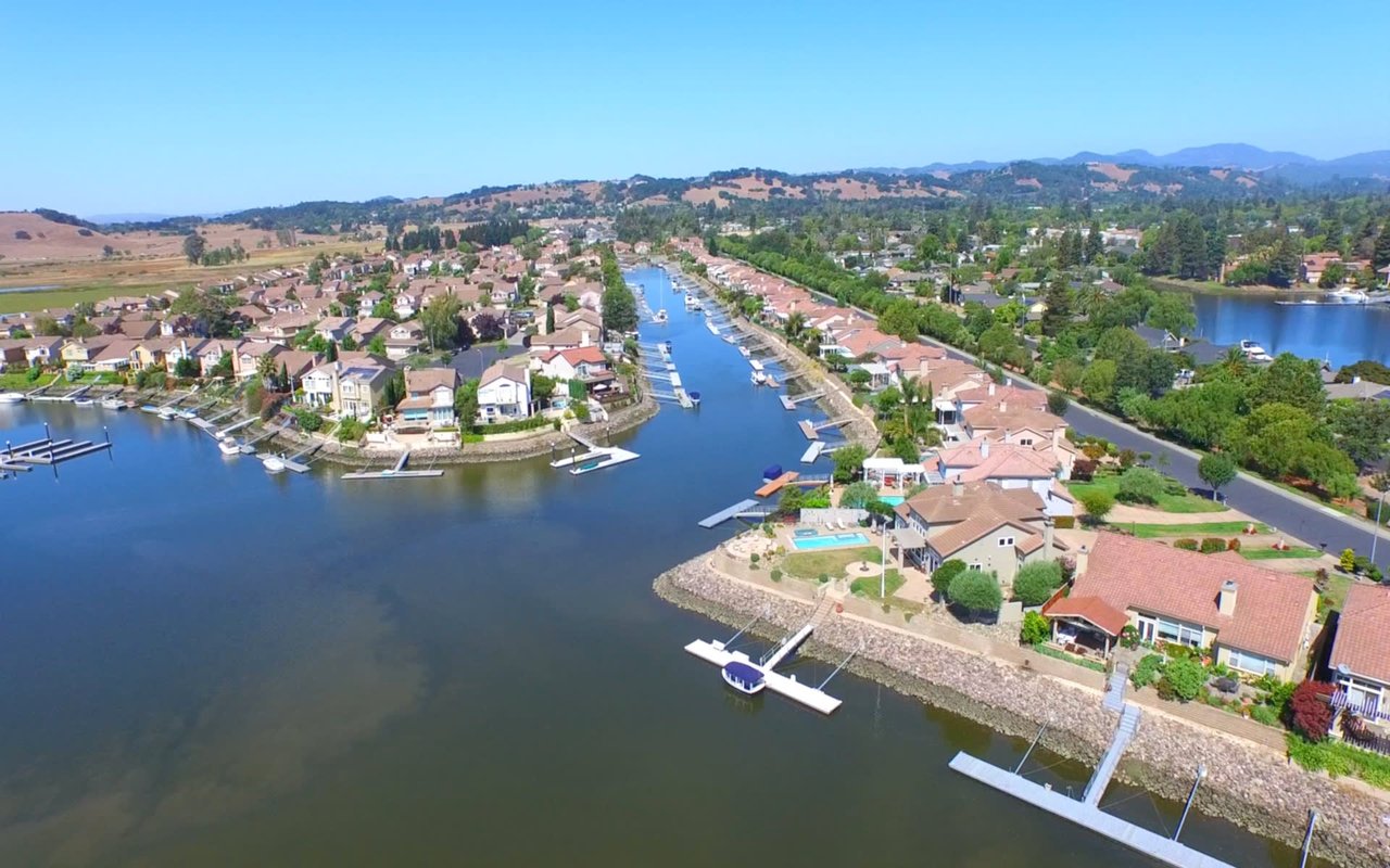 waterfront townhomes in Napa Yatch Club