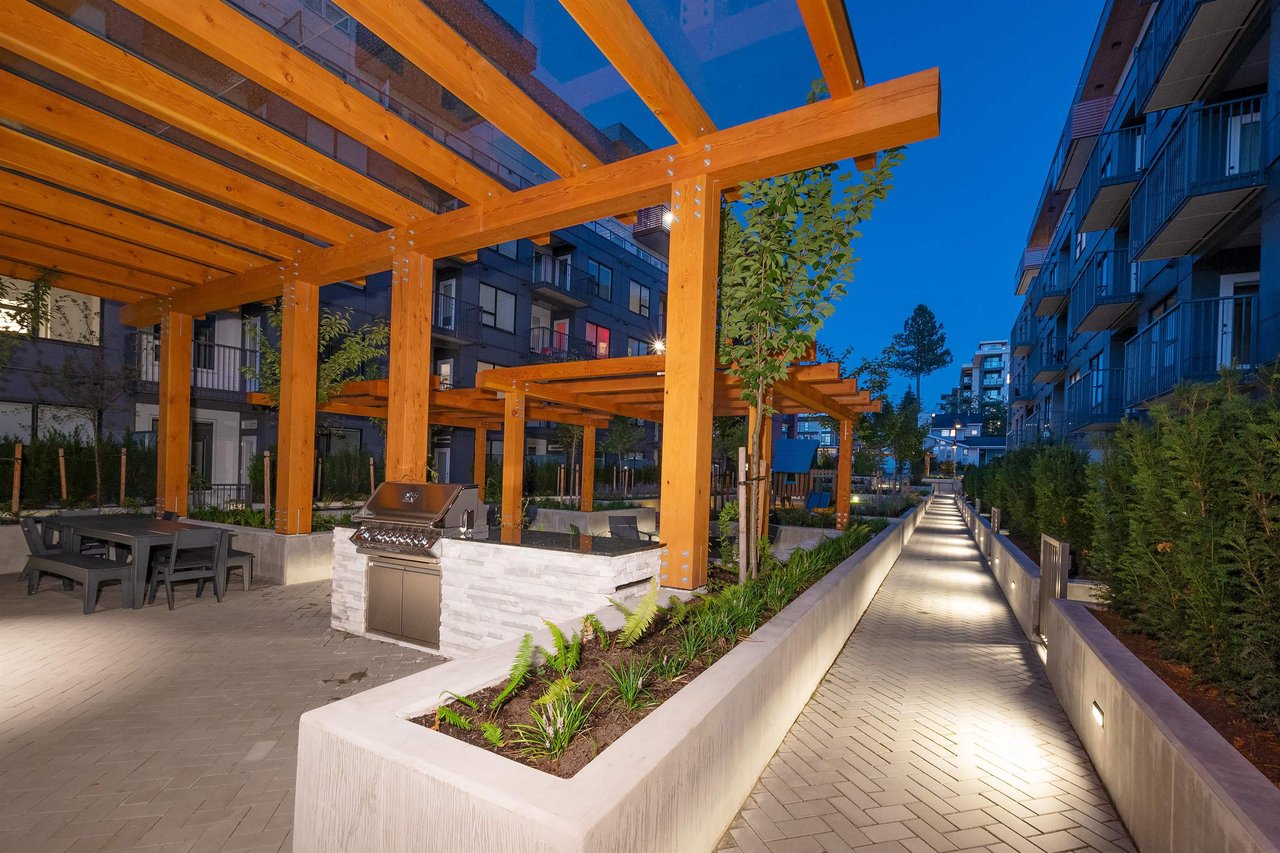 216-645 Como Lake Avenue, Coquitlam