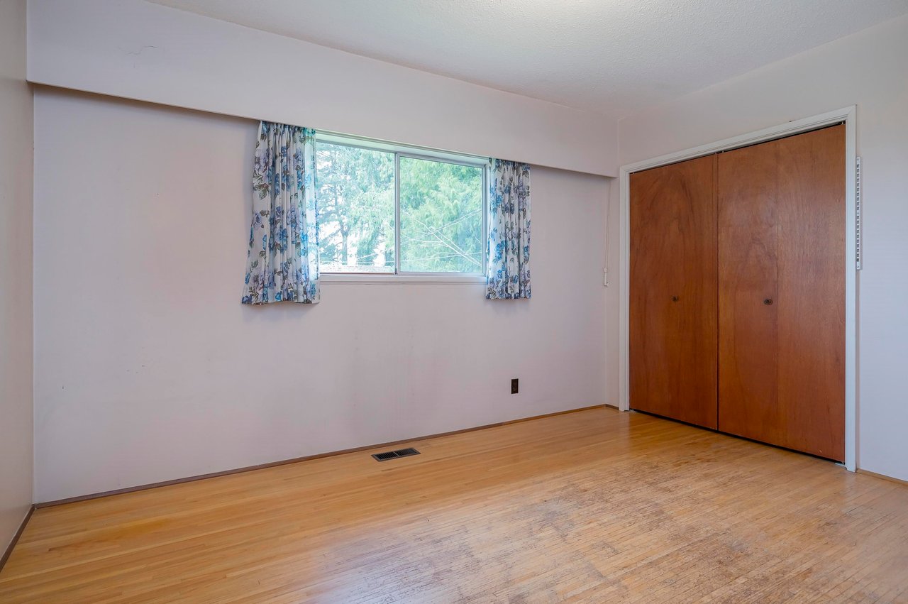 2271 232 St
