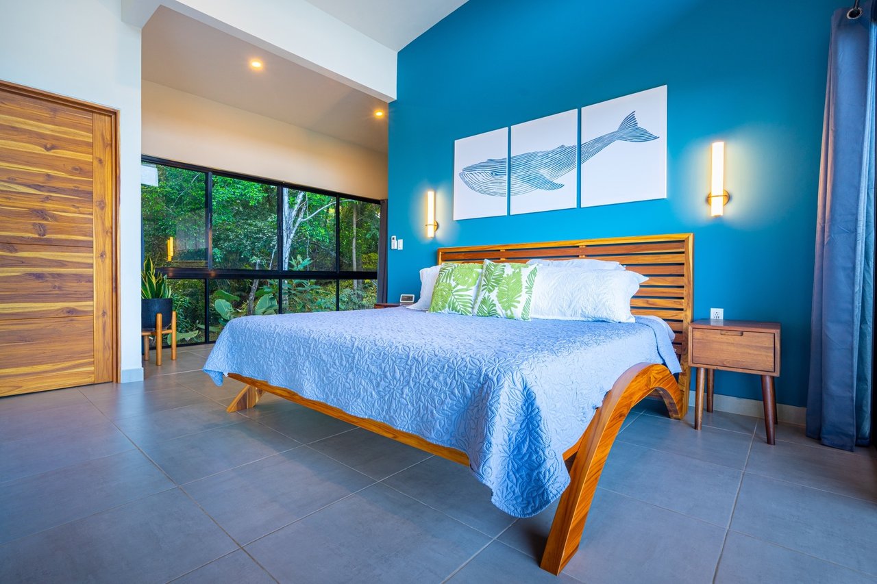 Modern Tropical Infinity Pool Home, Dominical, Puntarenas