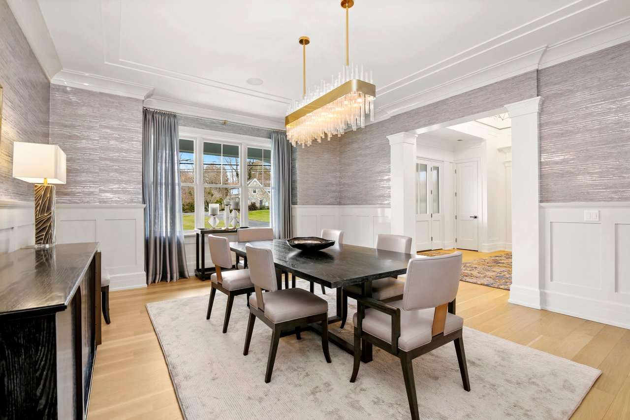 18 Mayflower Parkway