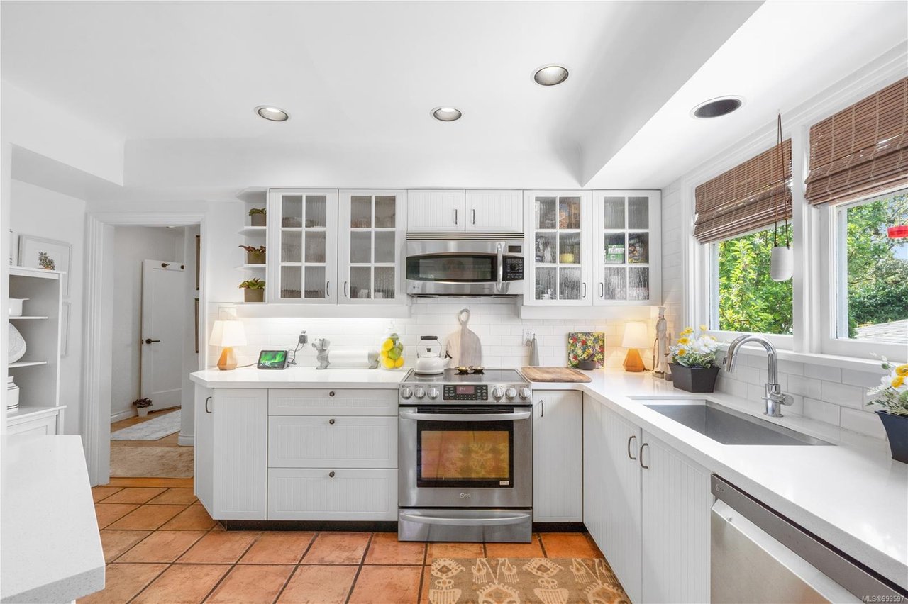 1080 San Marino Cres, Saanich