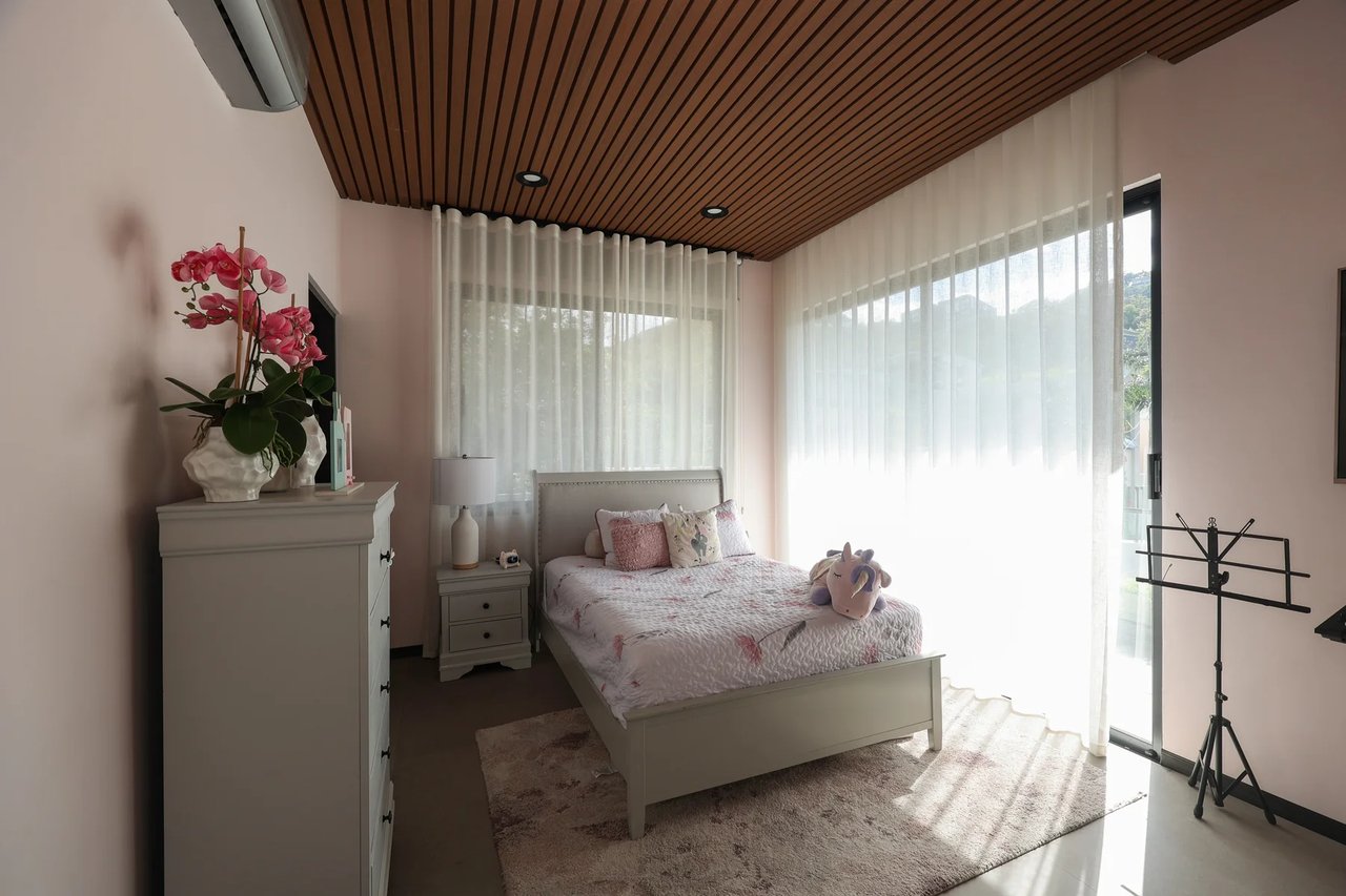 Panoramic City View Estate Home, Escazu, San Jose