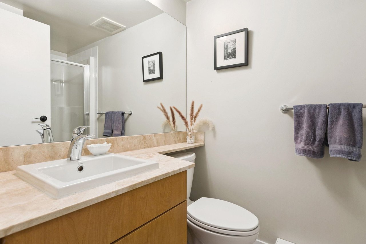 227-1633 Mackay Ave