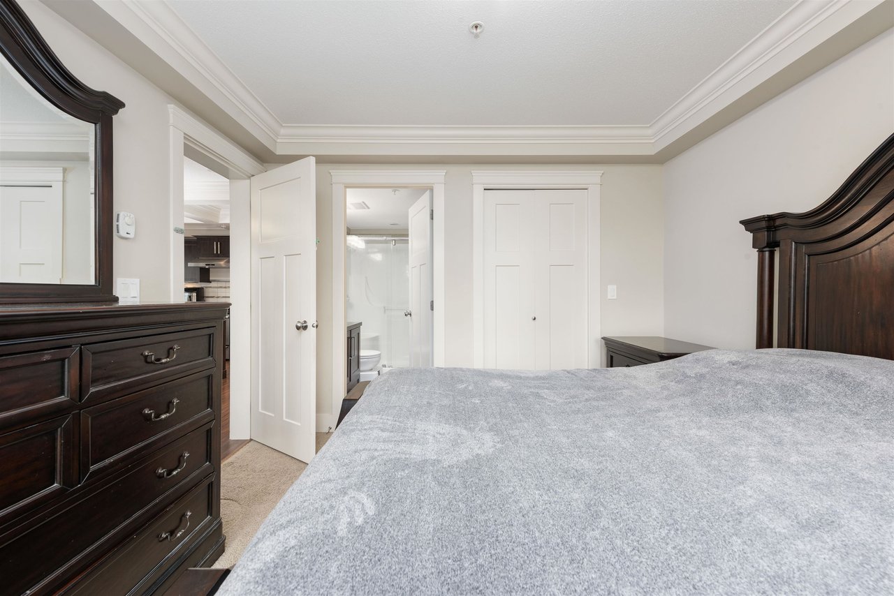 212-2175 Fraser Ave