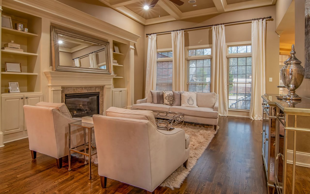 Mastering the Art of Living Room Staging: Creating a Welcoming and Inviting Space for Buyers