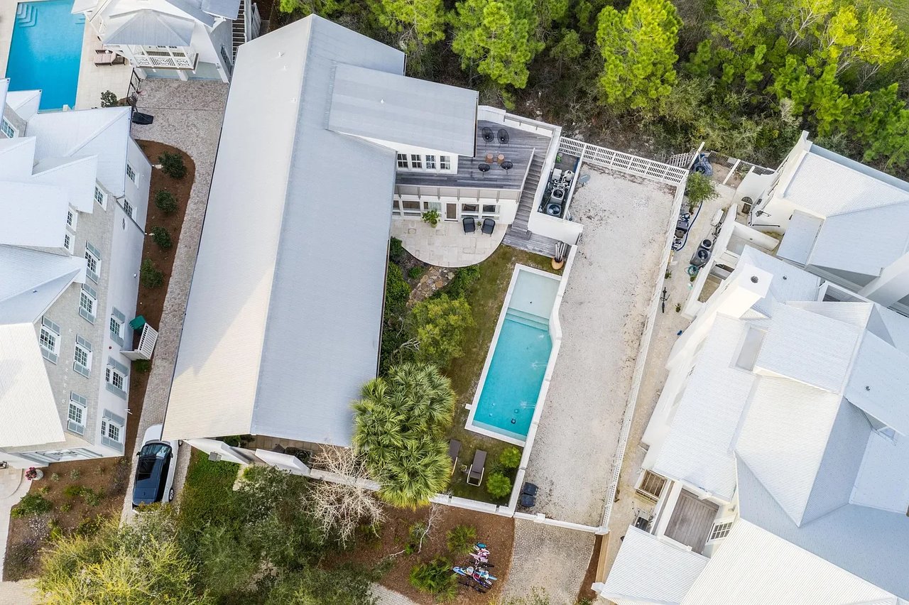 54 W Kingston Rd