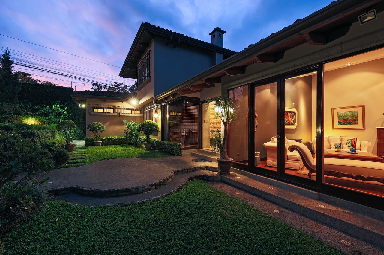 European Estate Pool Villa, Escazu, San Jose