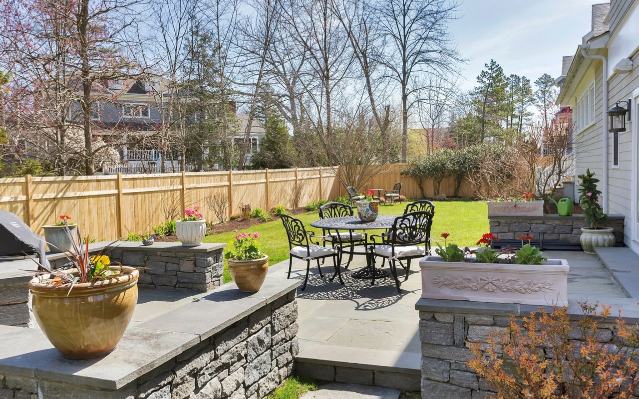 7 Lighthouse Ln