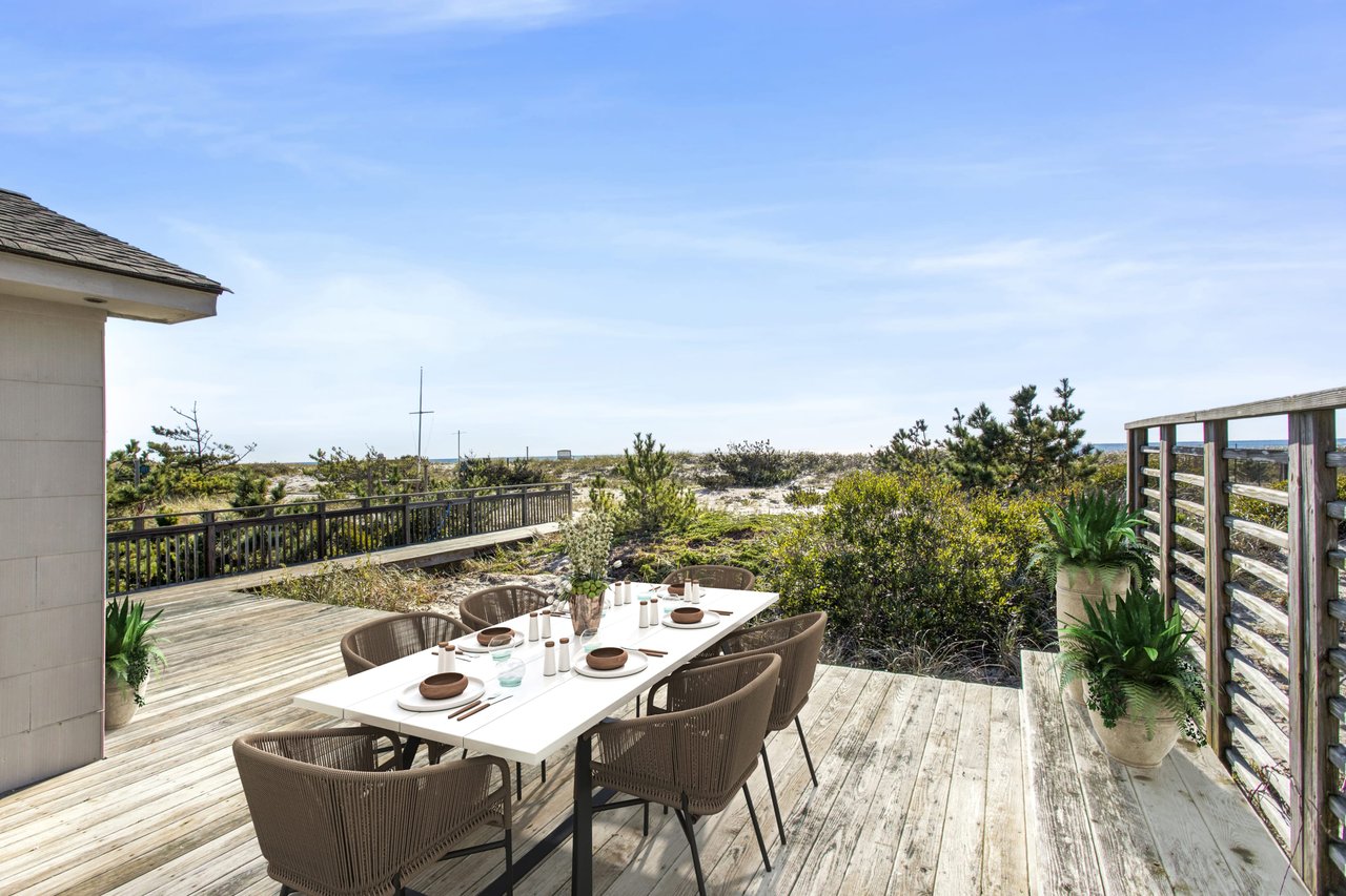 657 Dune Road